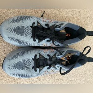 Mens ASICS Running shoe